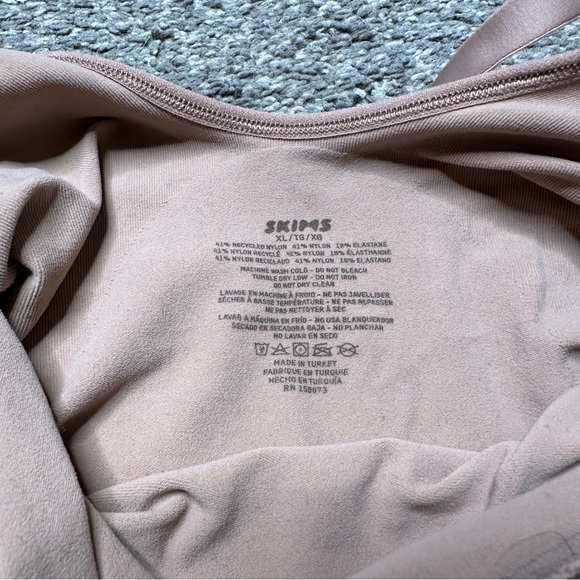 SKIMS Seamless Sculpt Mid Thigh Bodysuit in Sienna - Picture 6 of 10